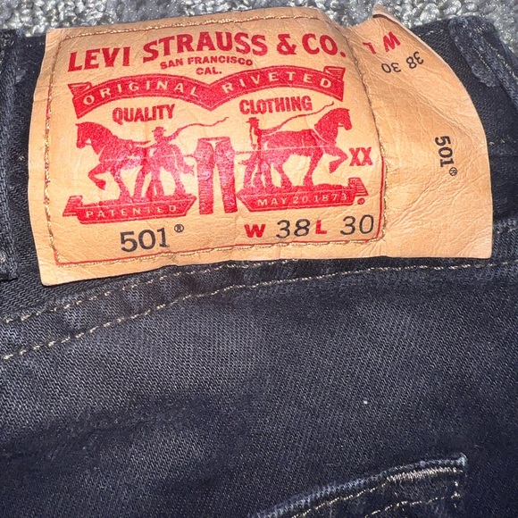 BLACK LEVIS 38W x 30L - Picture 4 of 4